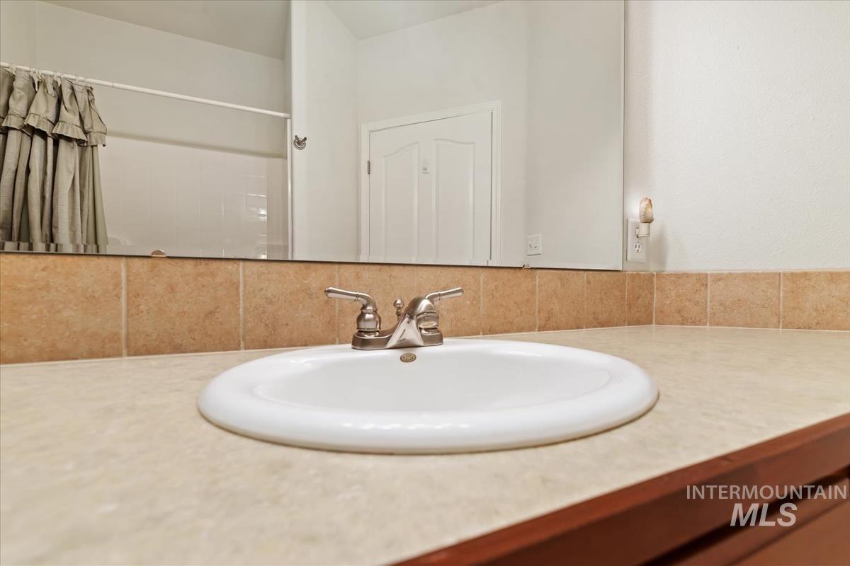 2308 E Chimere Dr Property Photo 18