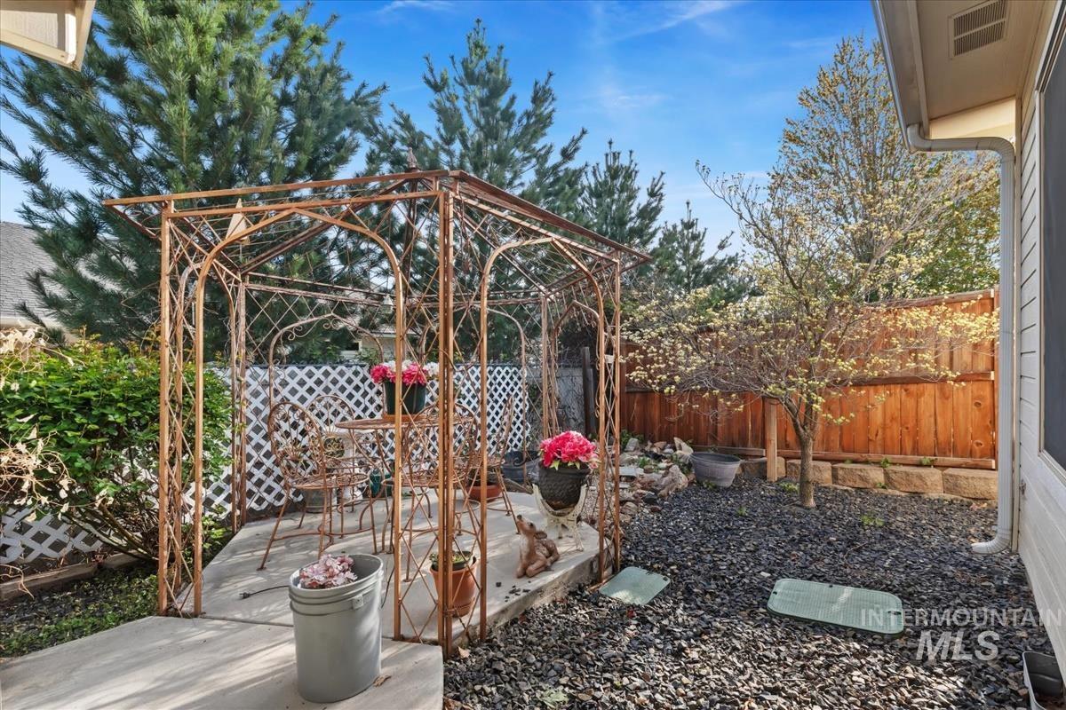 2308 E Chimere Dr Property Photo 31