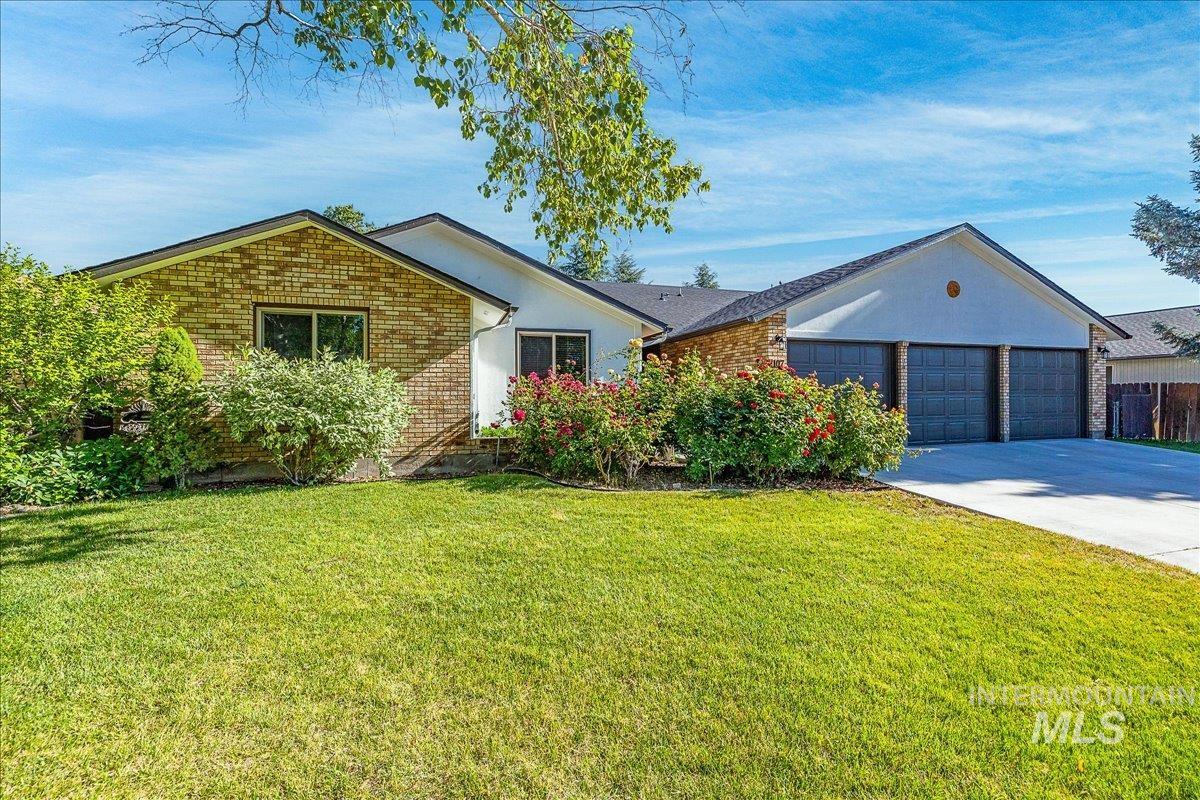 107 S Oakhurst Way Property Photo 24
