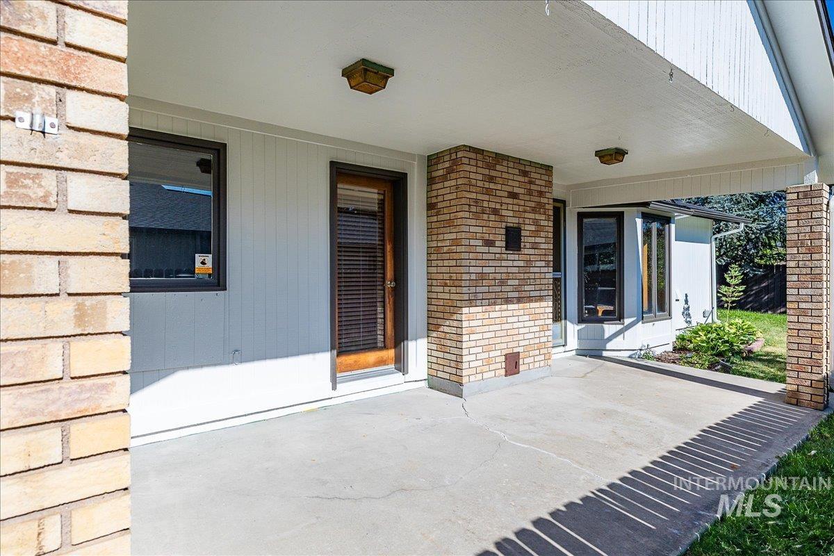 107 S Oakhurst Way Property Photo 35