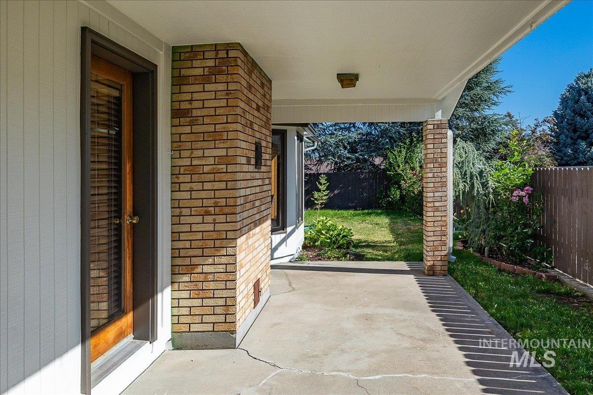 107 S Oakhurst Way Property Photo 36
