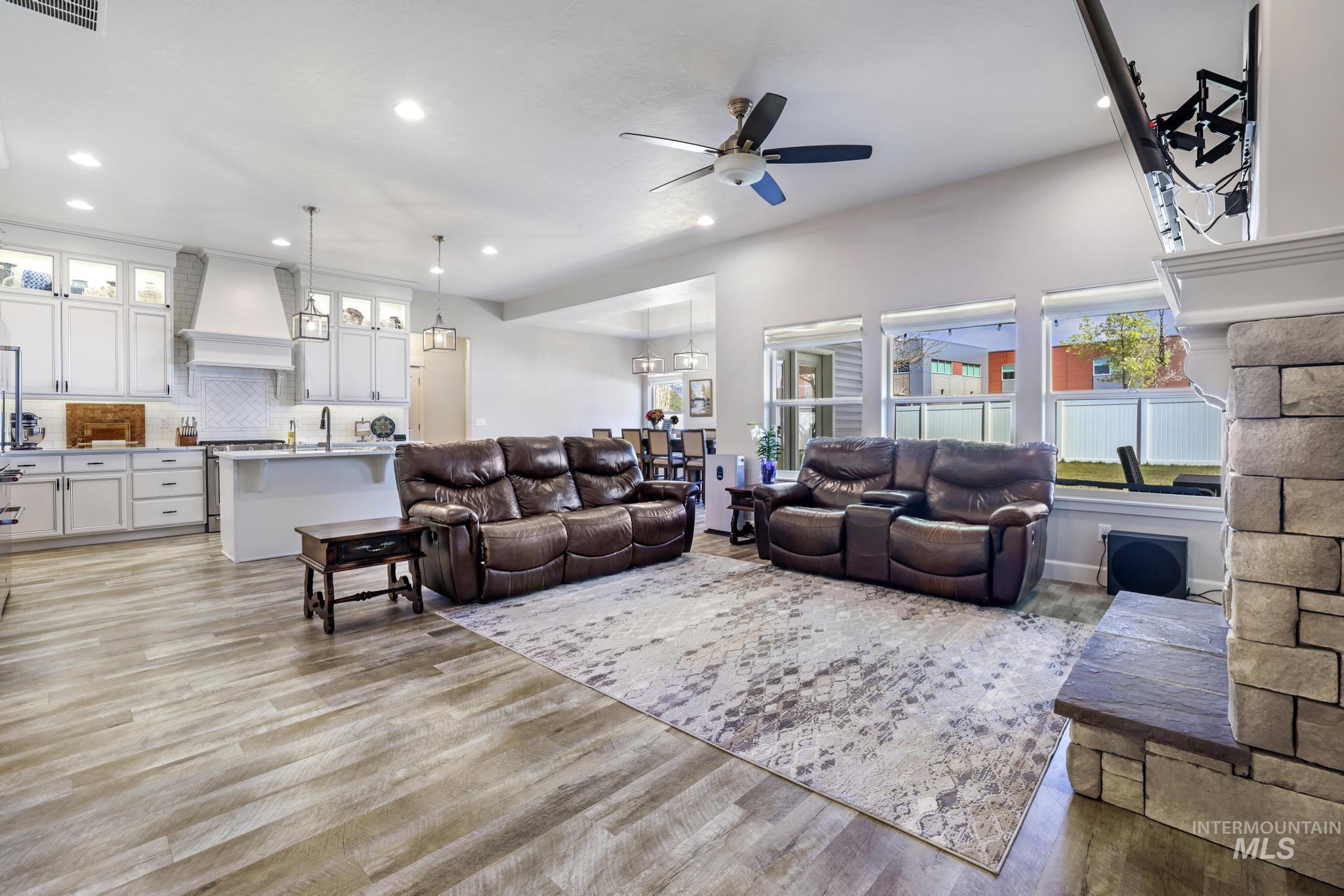 781 Midnight Sun Loop Property Photo 4