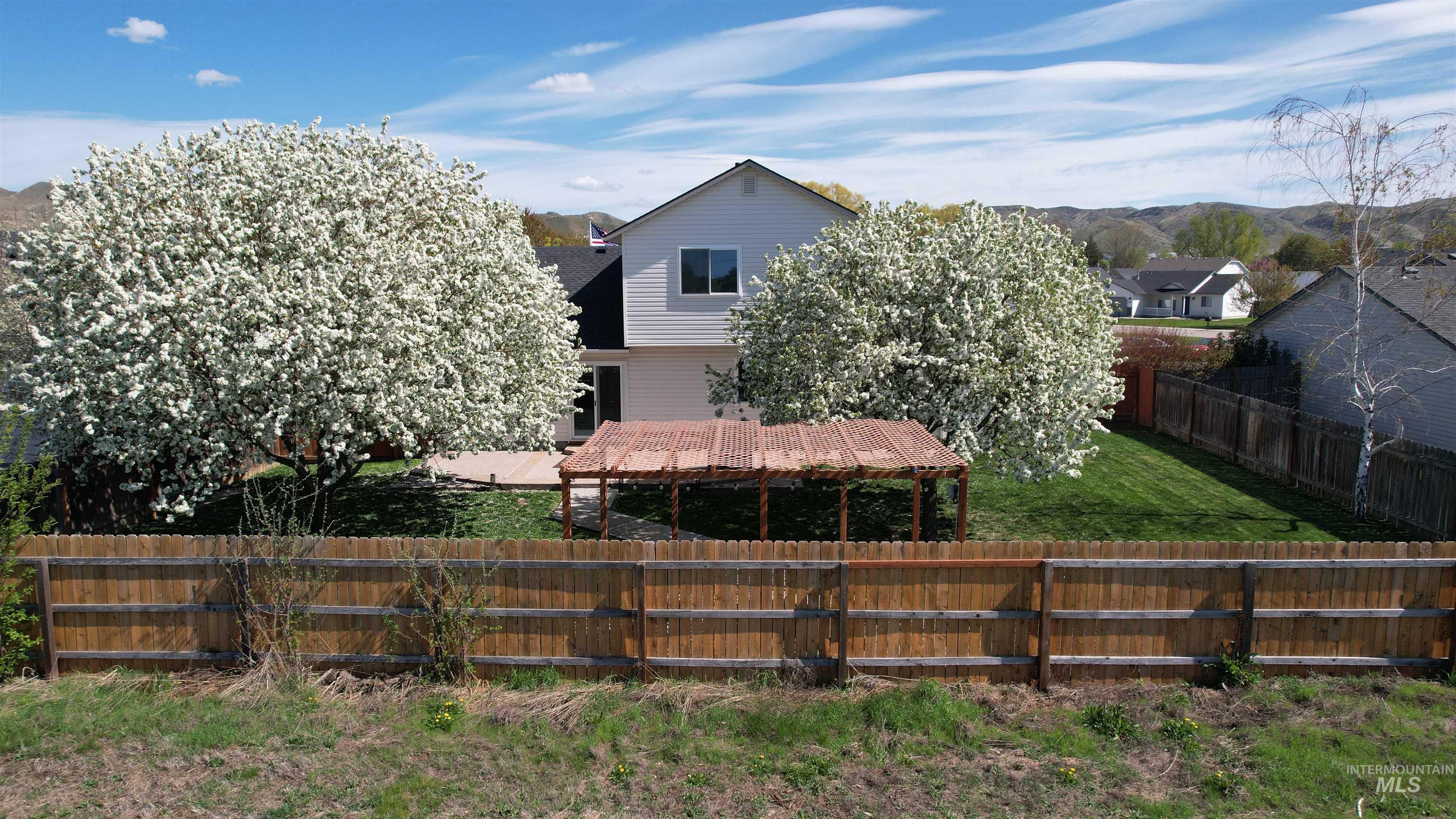 3006 Queen Anne Dr Property Photo 3