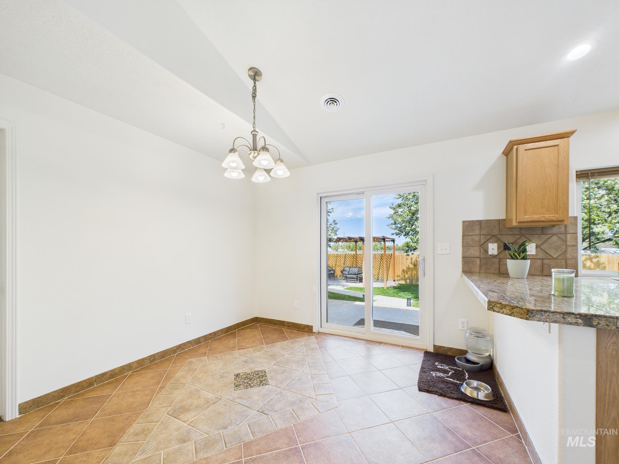 3006 Queen Anne Dr Property Photo 7