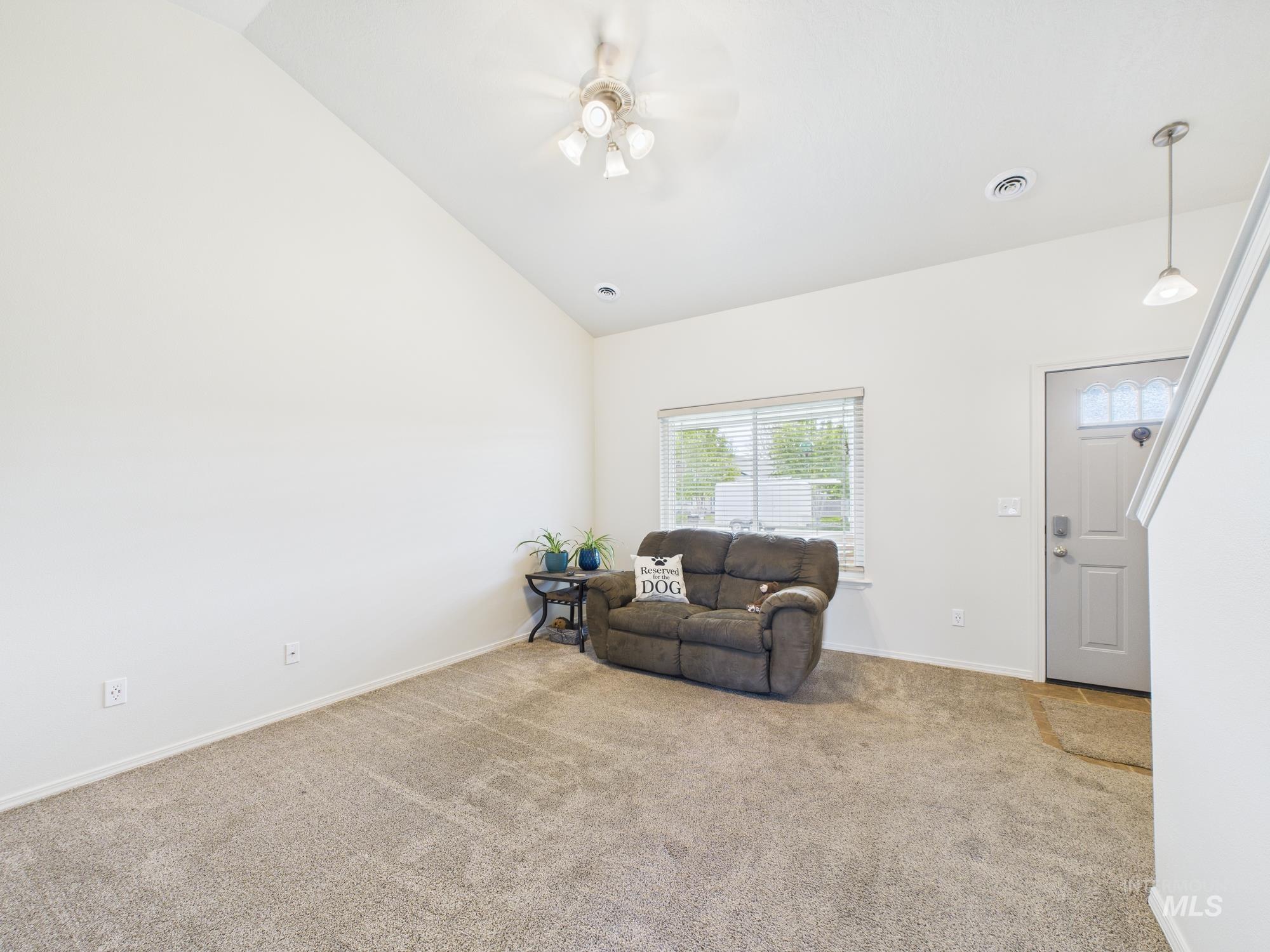 3006 Queen Anne Dr Property Photo 10