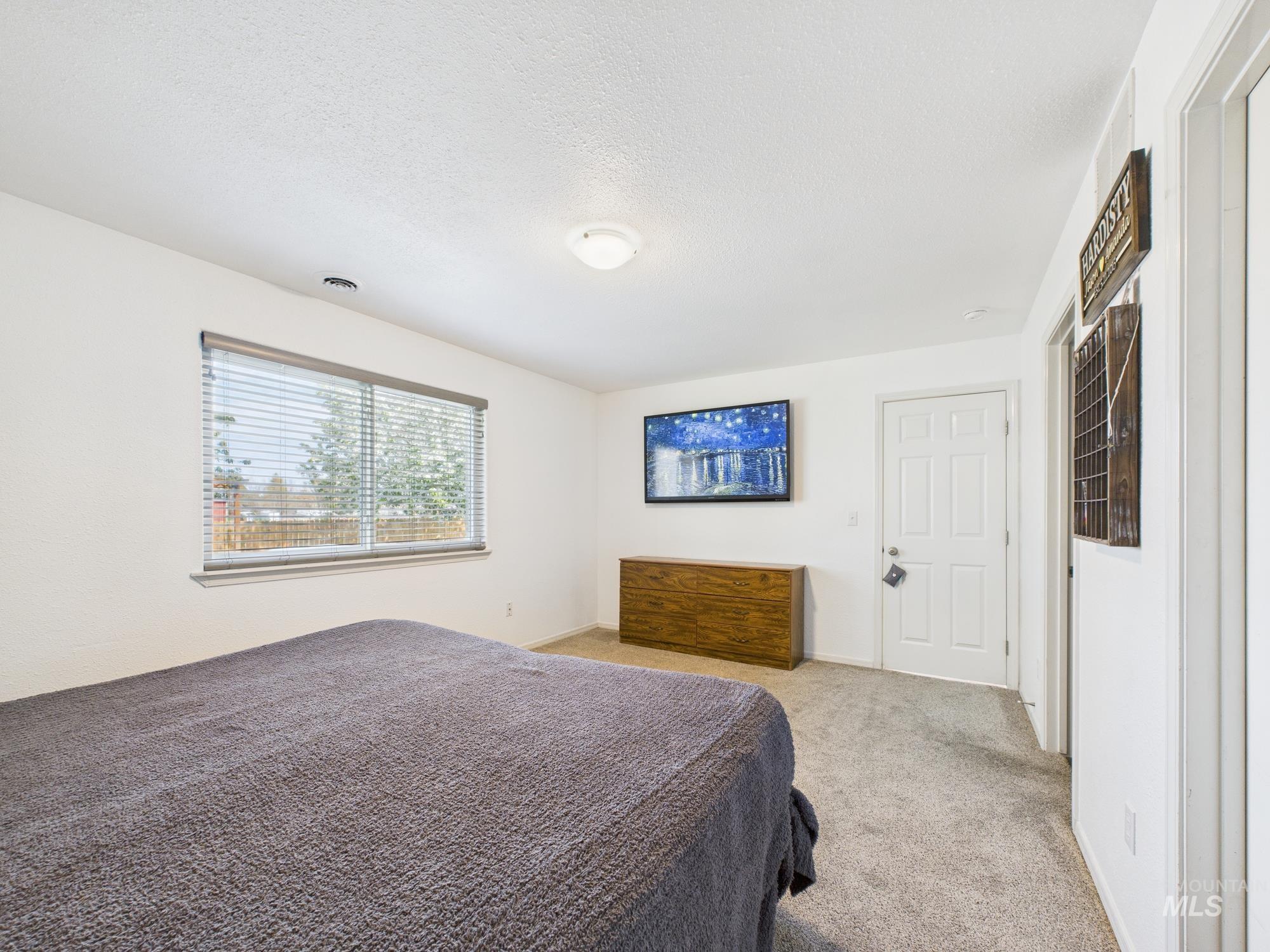 3006 Queen Anne Dr Property Photo 15