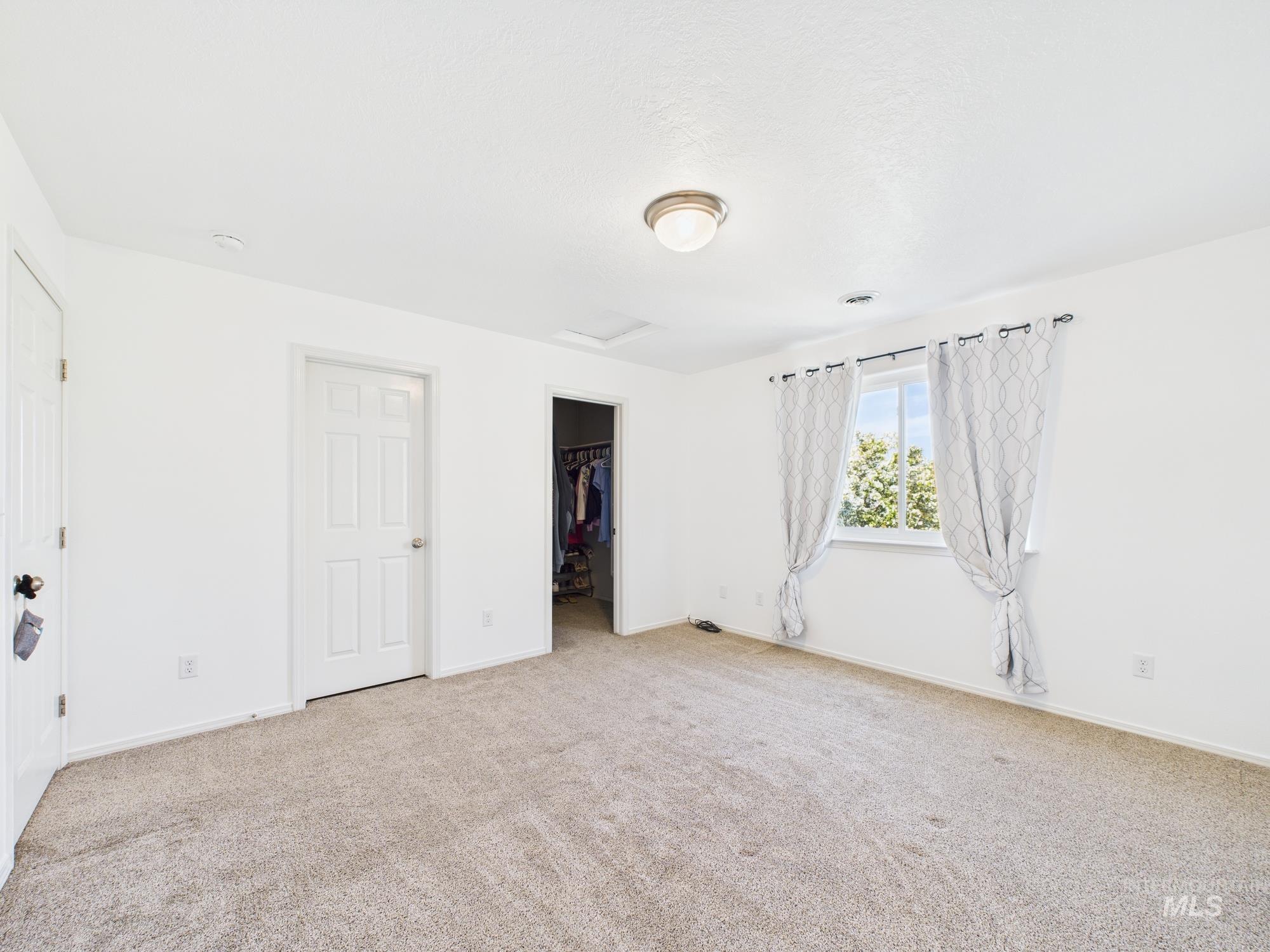 3006 Queen Anne Dr Property Photo 19