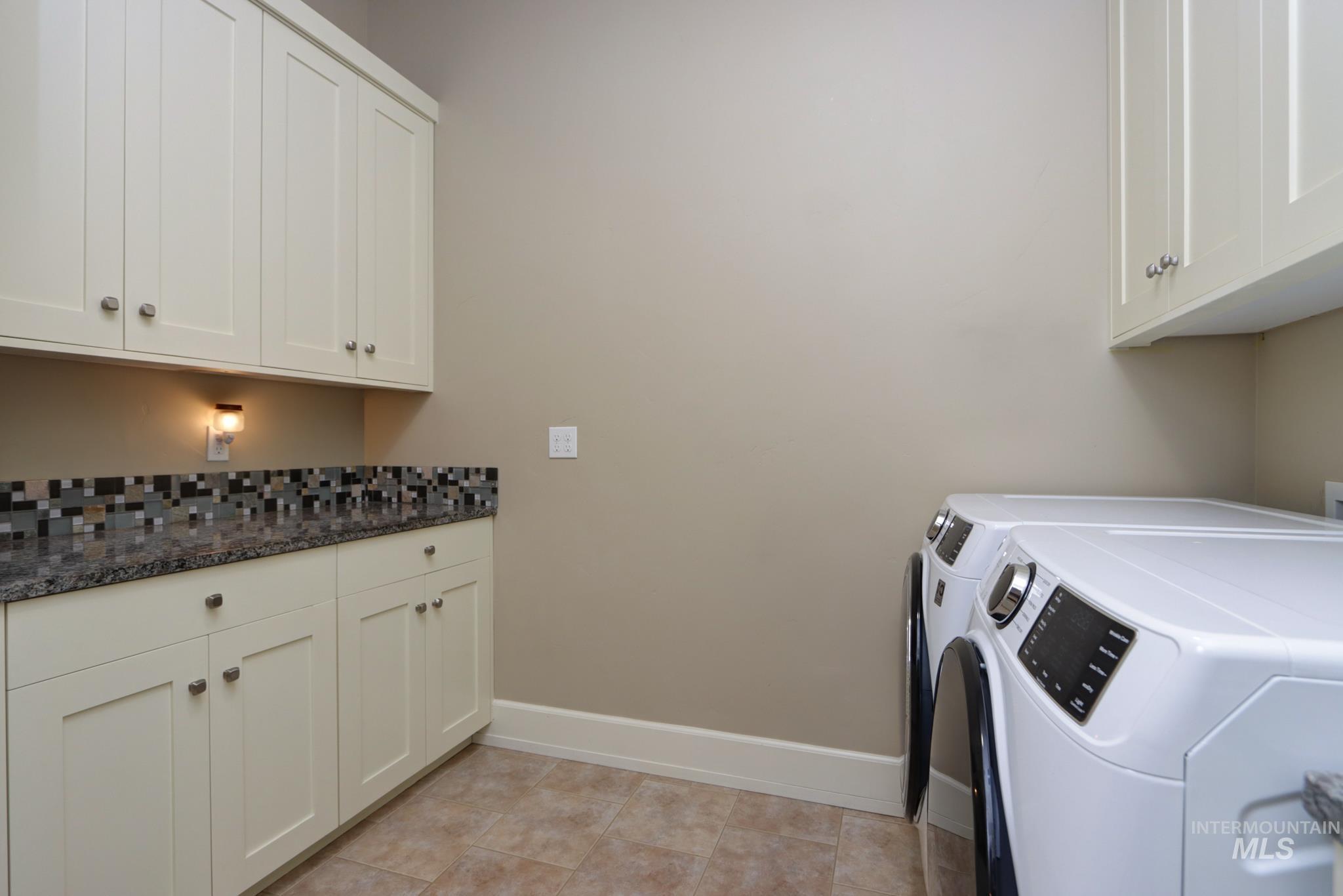 1856 N Livorno Way Property Photo 33