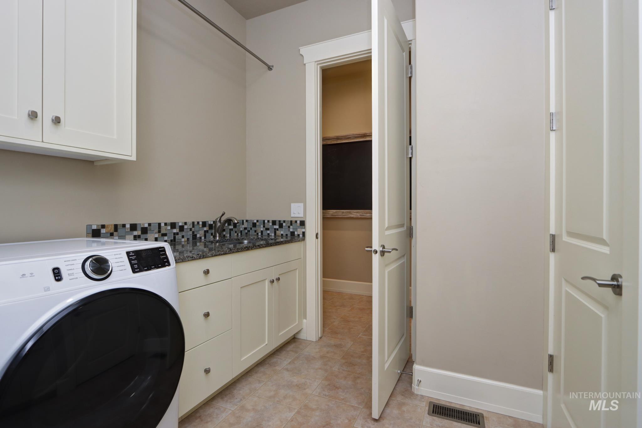 1856 N Livorno Way Property Photo 34