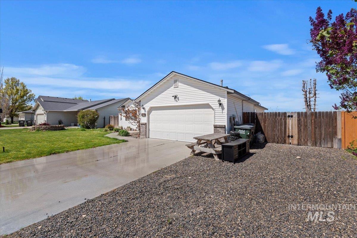 608 Full Moon Property Photo