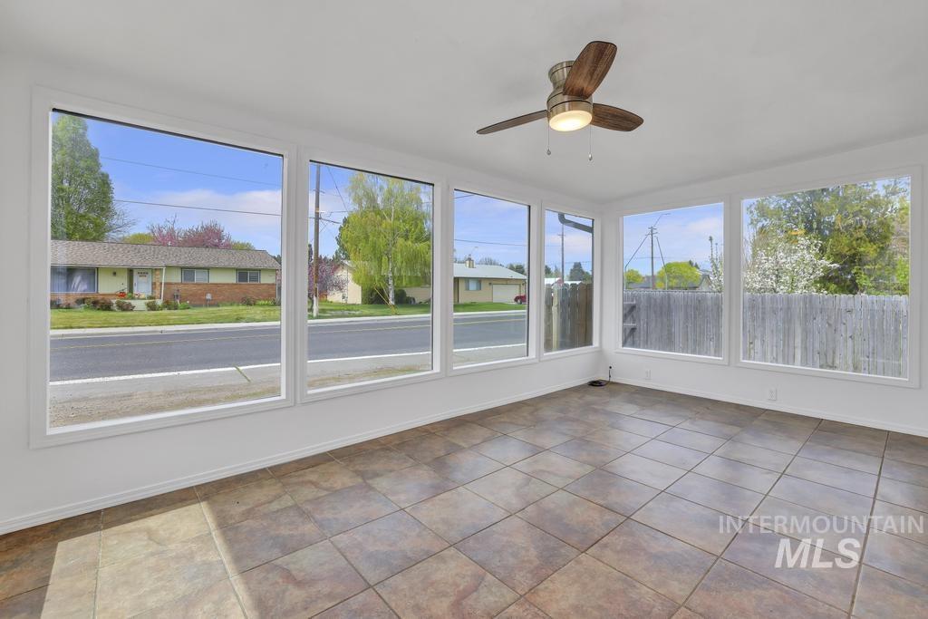 884 Sparks Street Property Photo 4
