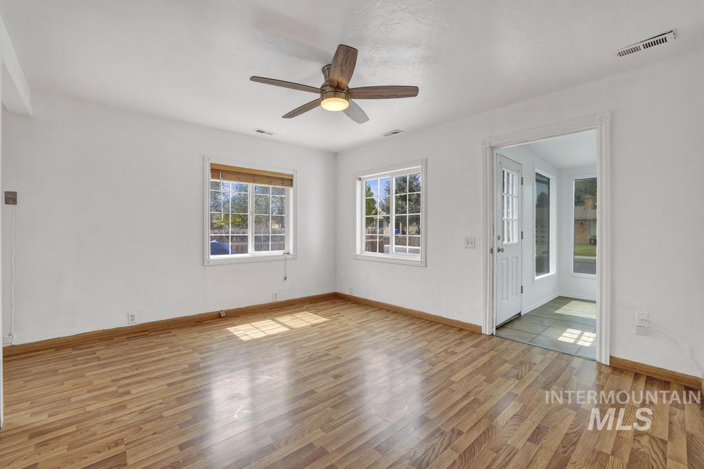 884 Sparks Street Property Photo 7