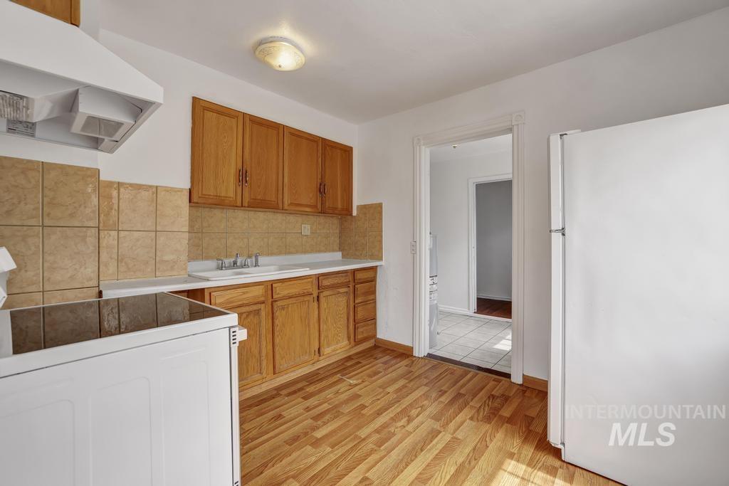 884 Sparks Street Property Photo 9