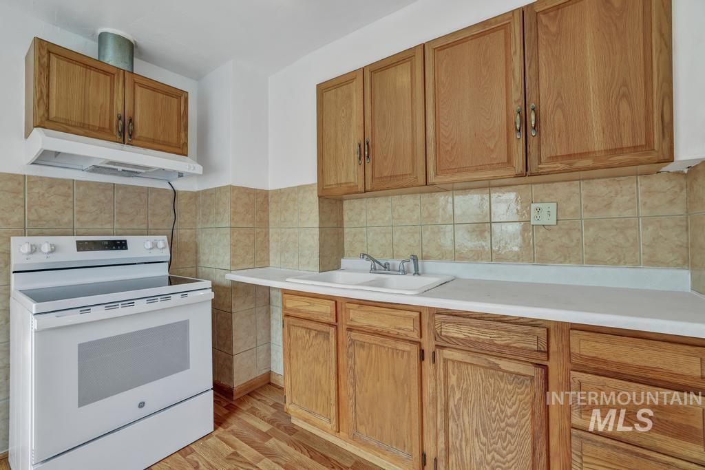 884 Sparks Street Property Photo 11