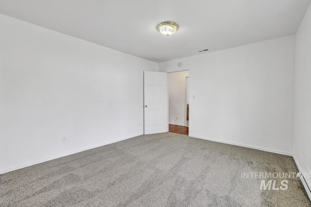 884 Sparks Street Property Photo 12