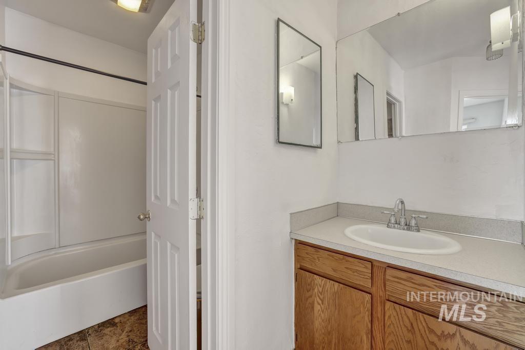 884 Sparks Street Property Photo 20