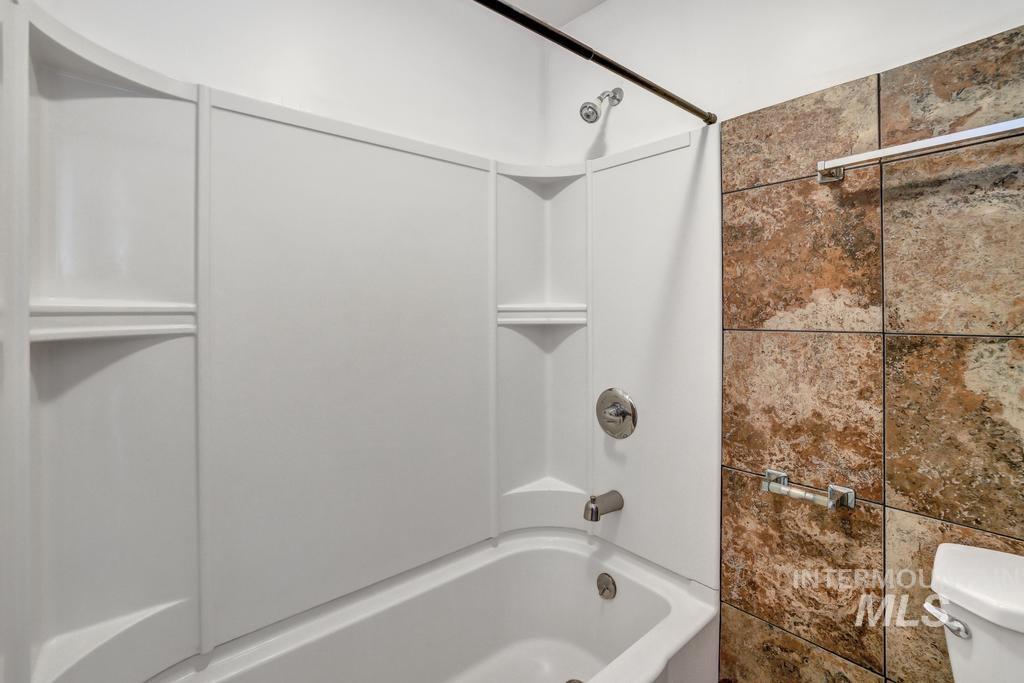 884 Sparks Street Property Photo 23