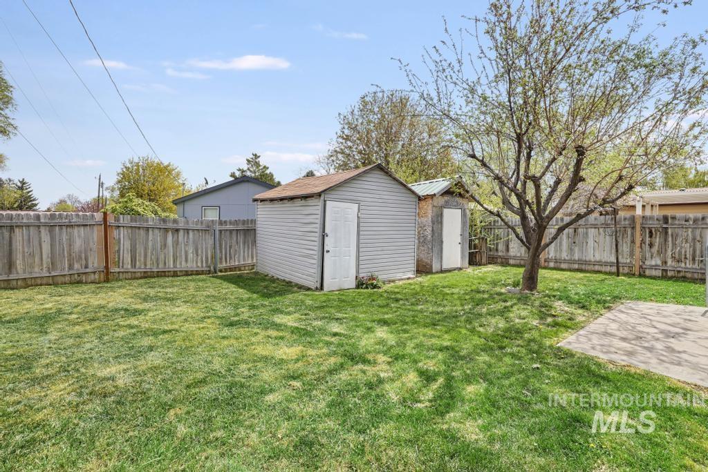 884 Sparks Street Property Photo 27