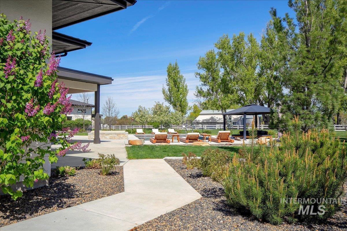 9076 Meadow Creek Pl Property Photo 45