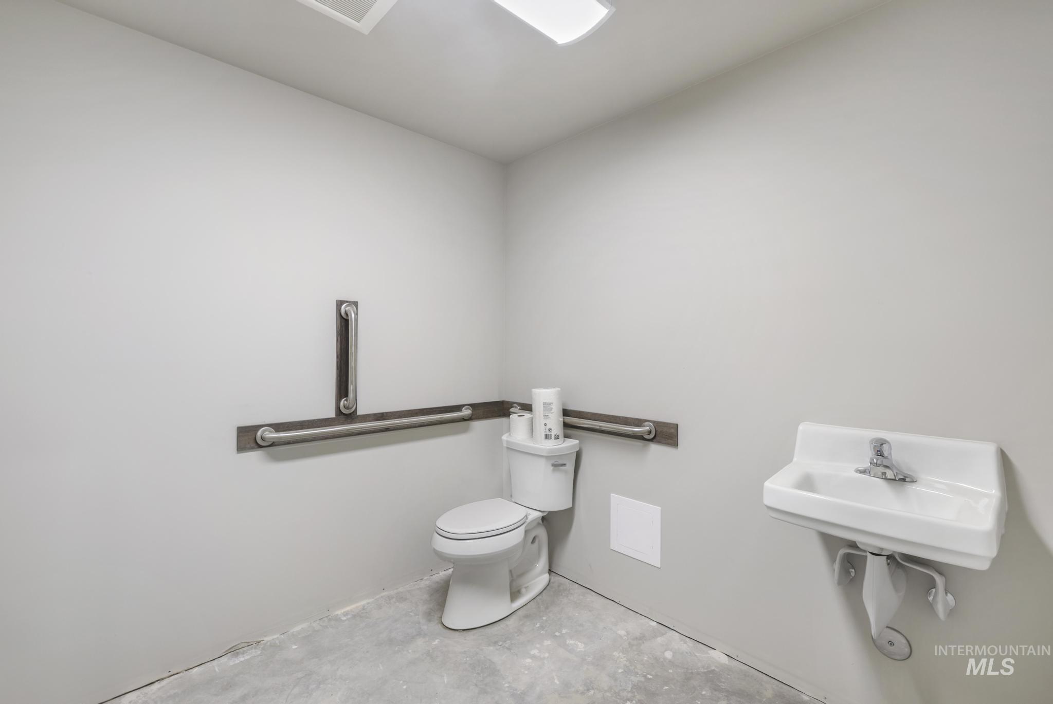 365 Valley Street Property Photo 16