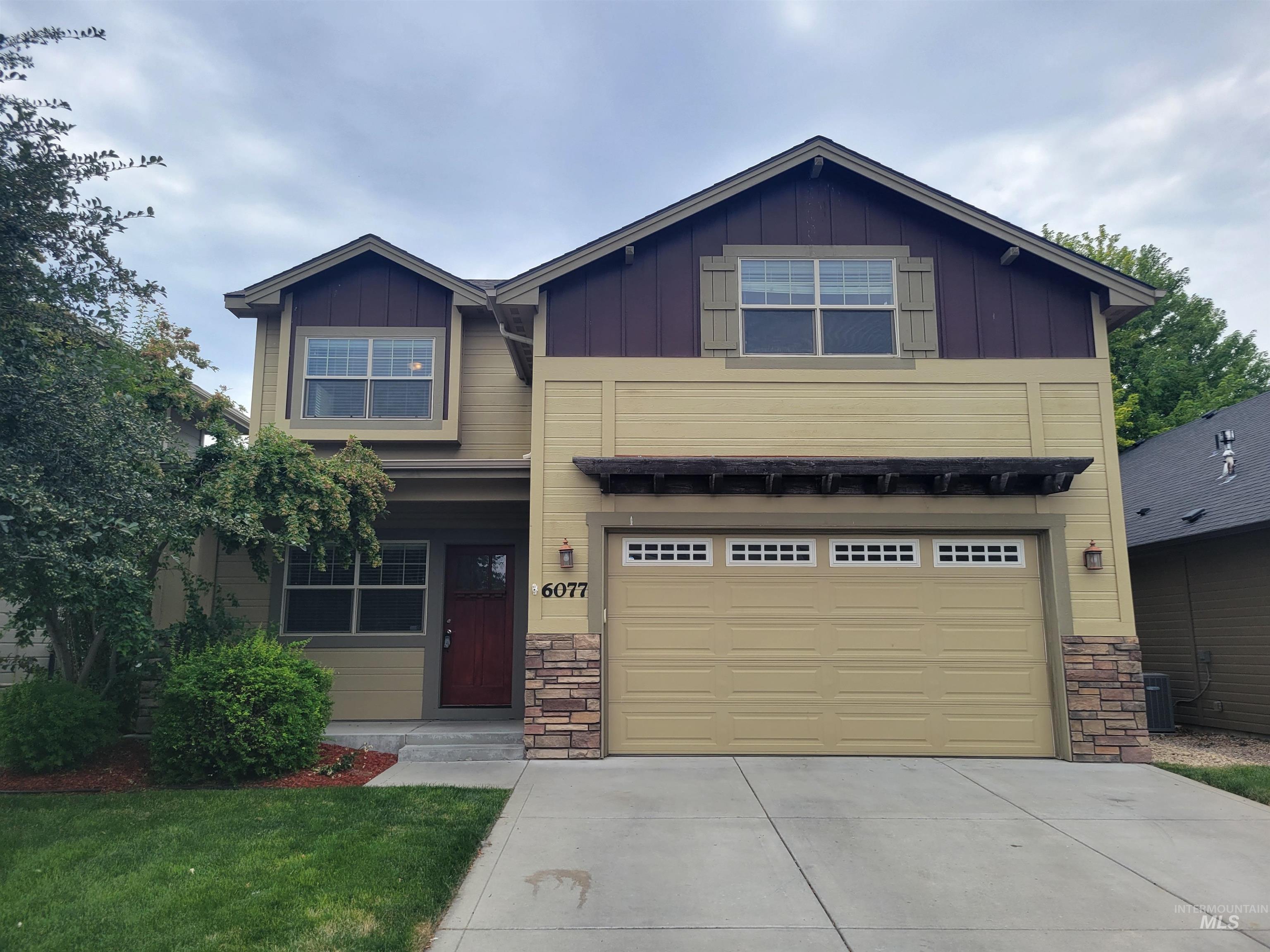 6077 Manzanita Property Photo