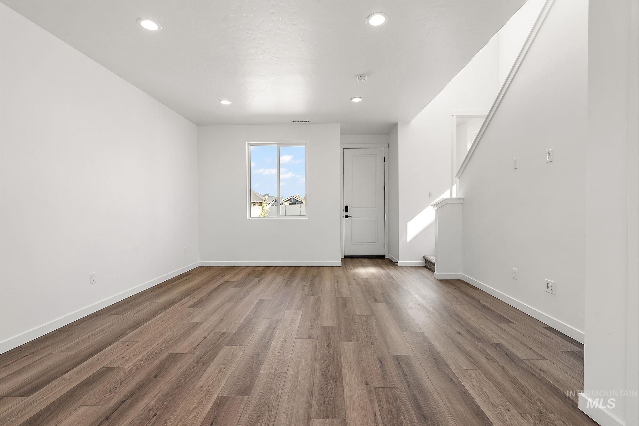 12291 W Endsley Lane Property Photo 2