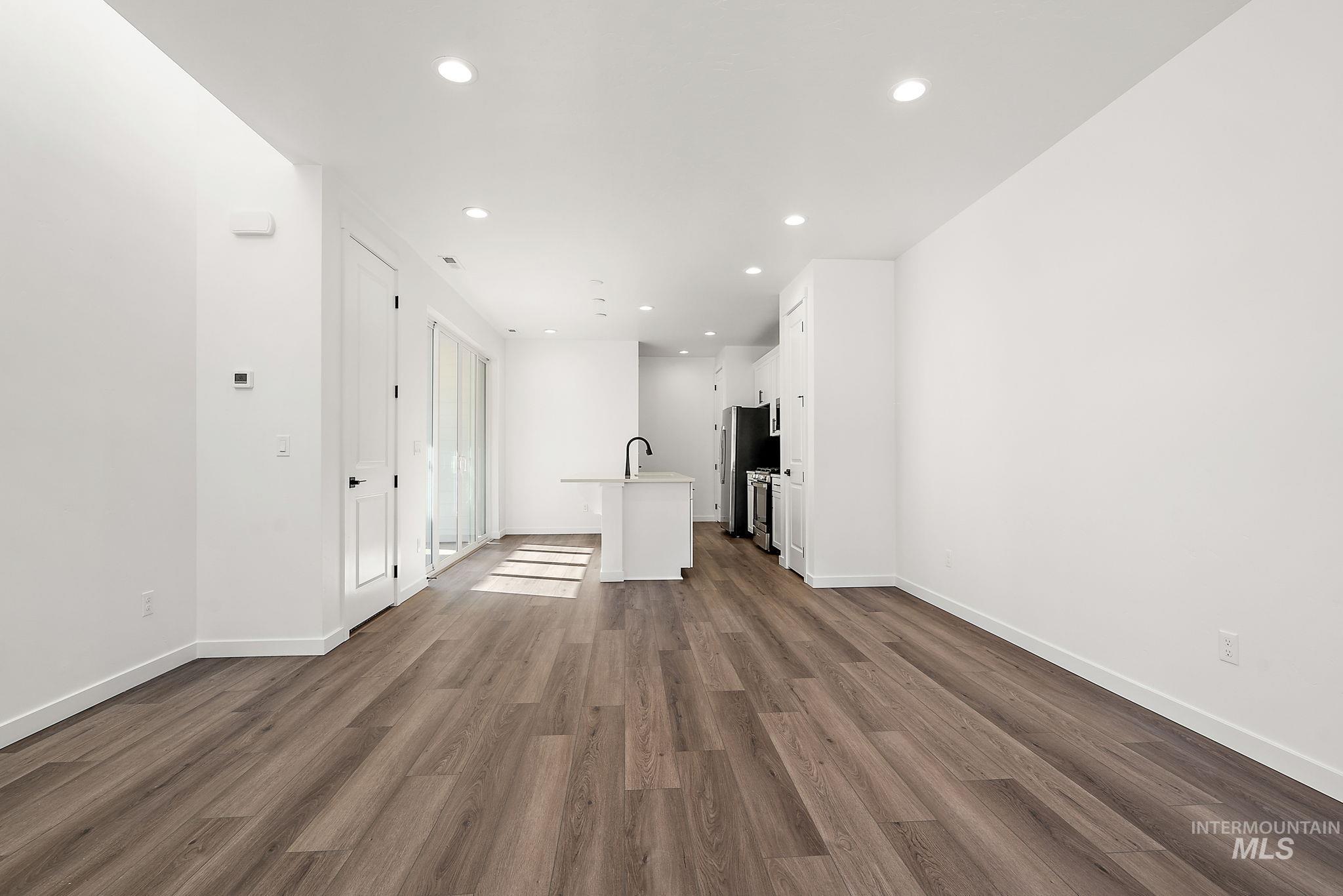 12291 W Endsley Lane Property Photo 4
