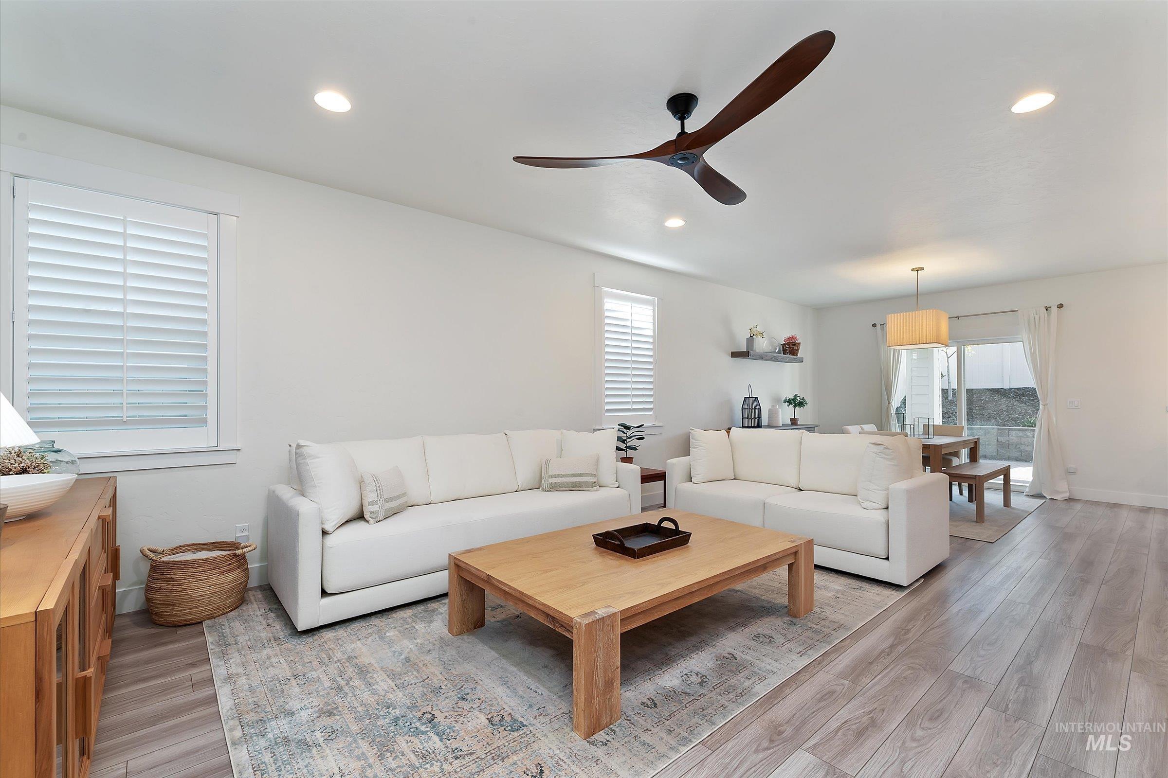 6009 W Riva Capri St Property Photo 8