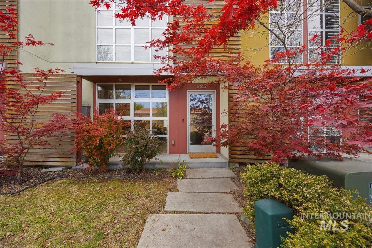 925 Iowa Property Photo