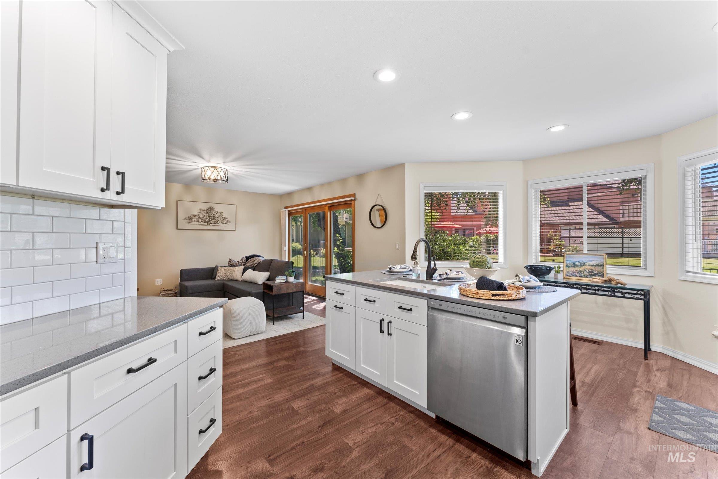 5811 W Sterling Ln, Property Photo 8