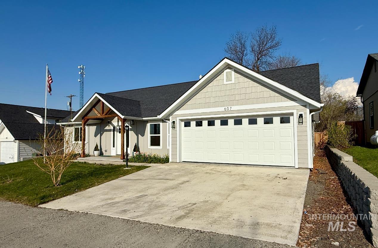 607 C Street Property Photo