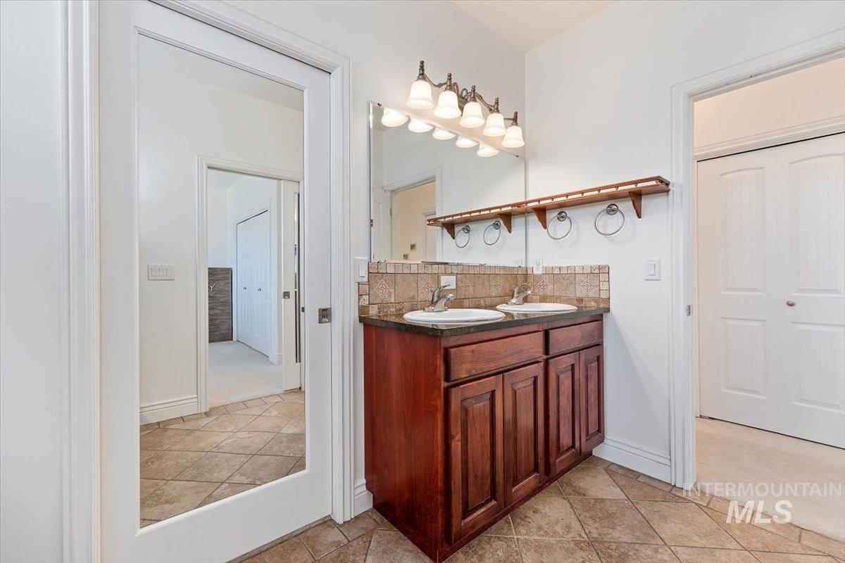 1446 Riverbend Pl Property Photo 27