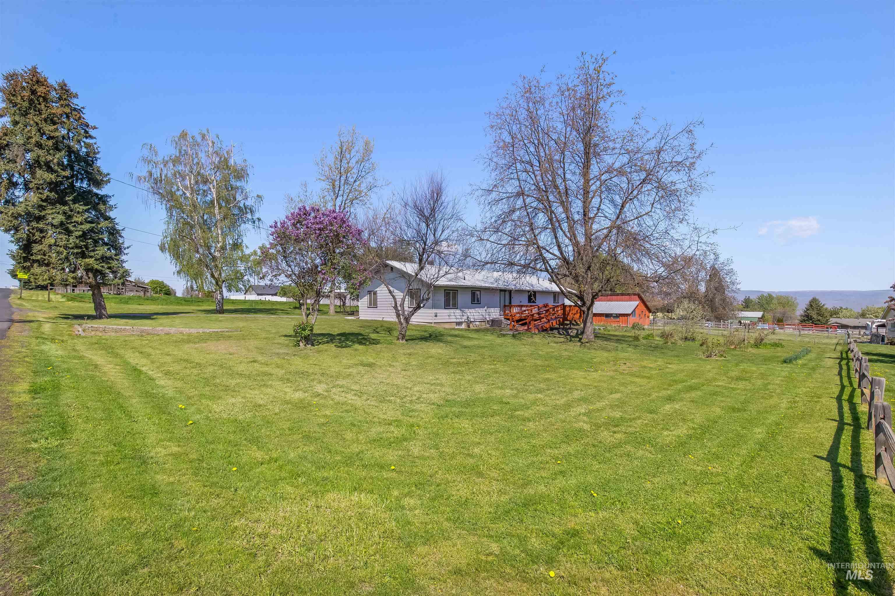 1413 Airway Ave Property Photo