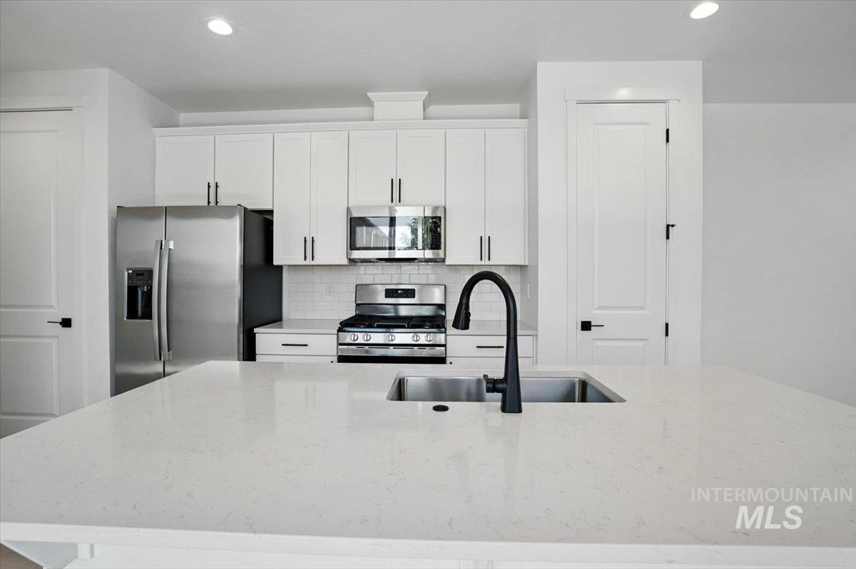 12267 W Endsley Lane Property Photo 9