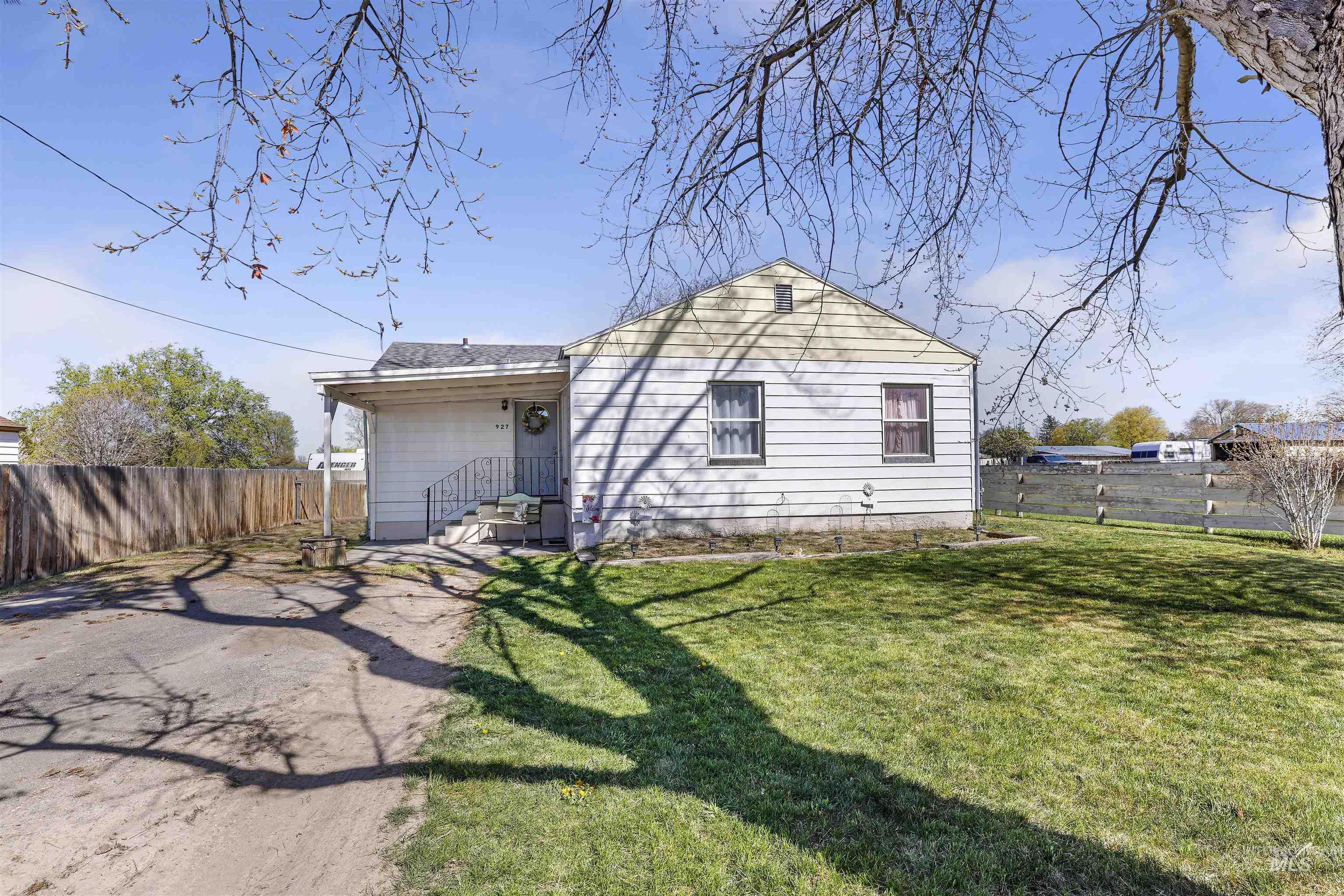 927 Milner Street Property Photo