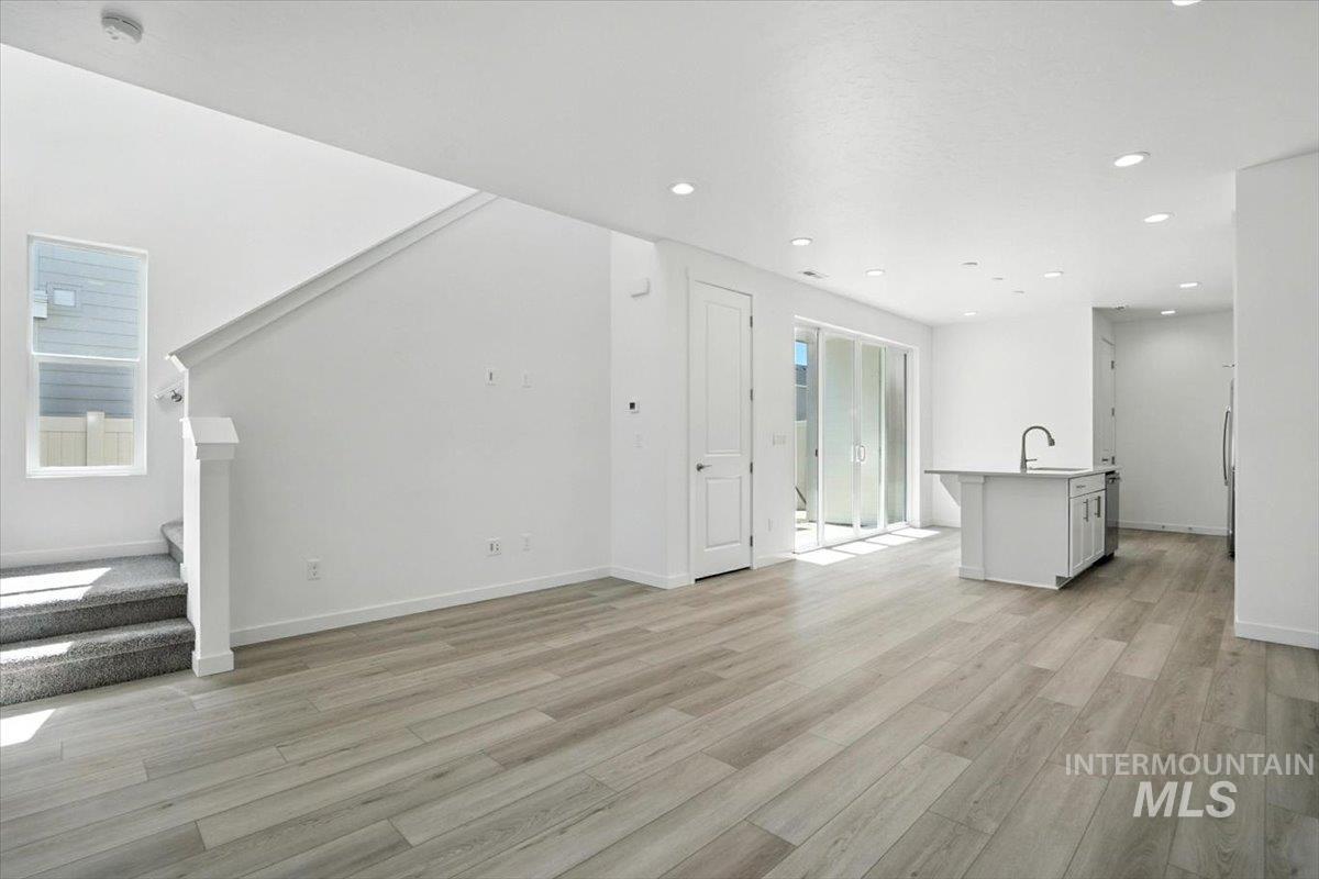 12731 W Endsley Lane Property Photo 6