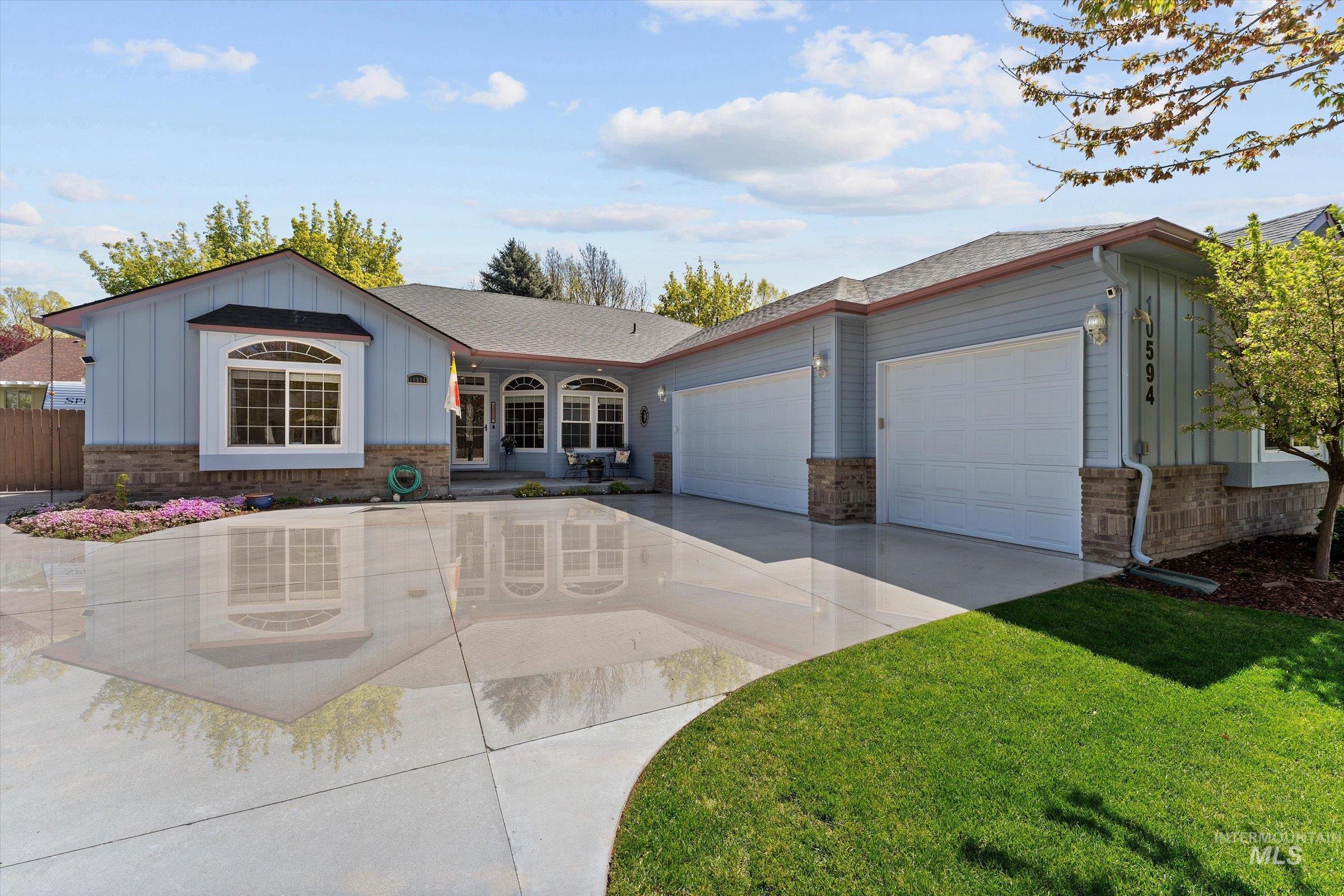 10594 N Bridle Way Property Photo 2