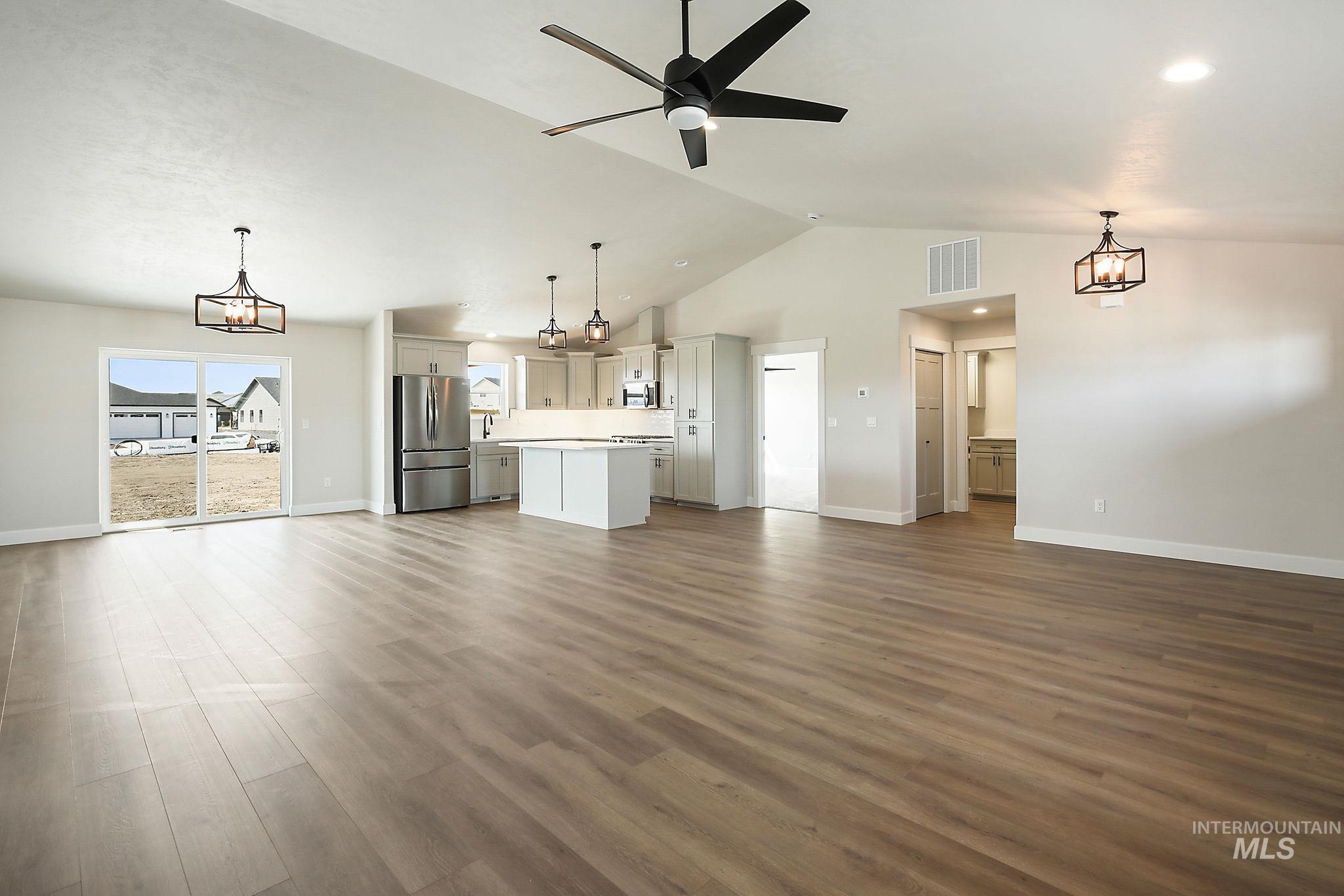 1730 Golden Hills Drive Property Photo 10