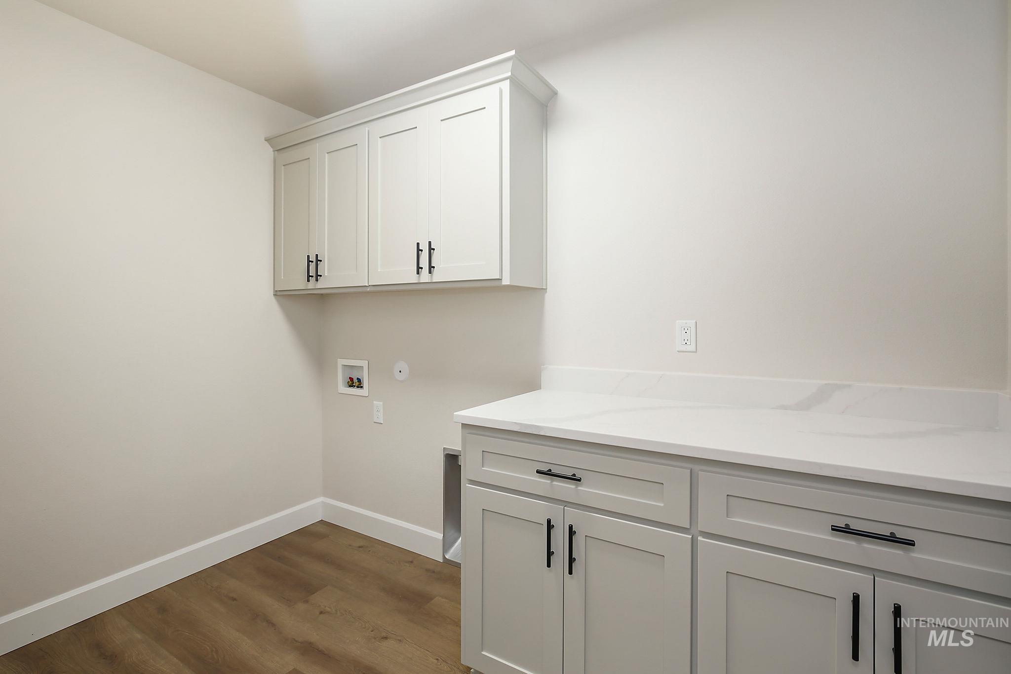 1730 Golden Hills Drive Property Photo 28