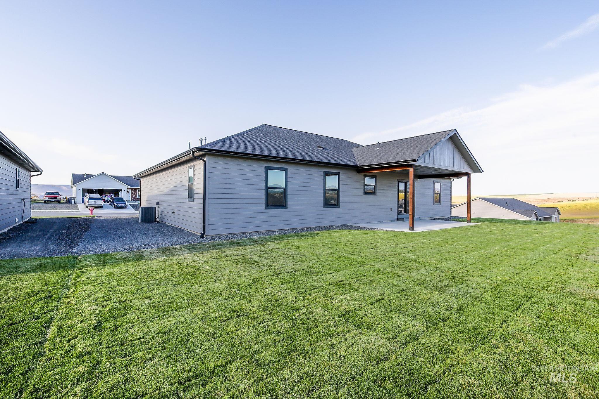 1730 Golden Hills Drive Property Photo 31