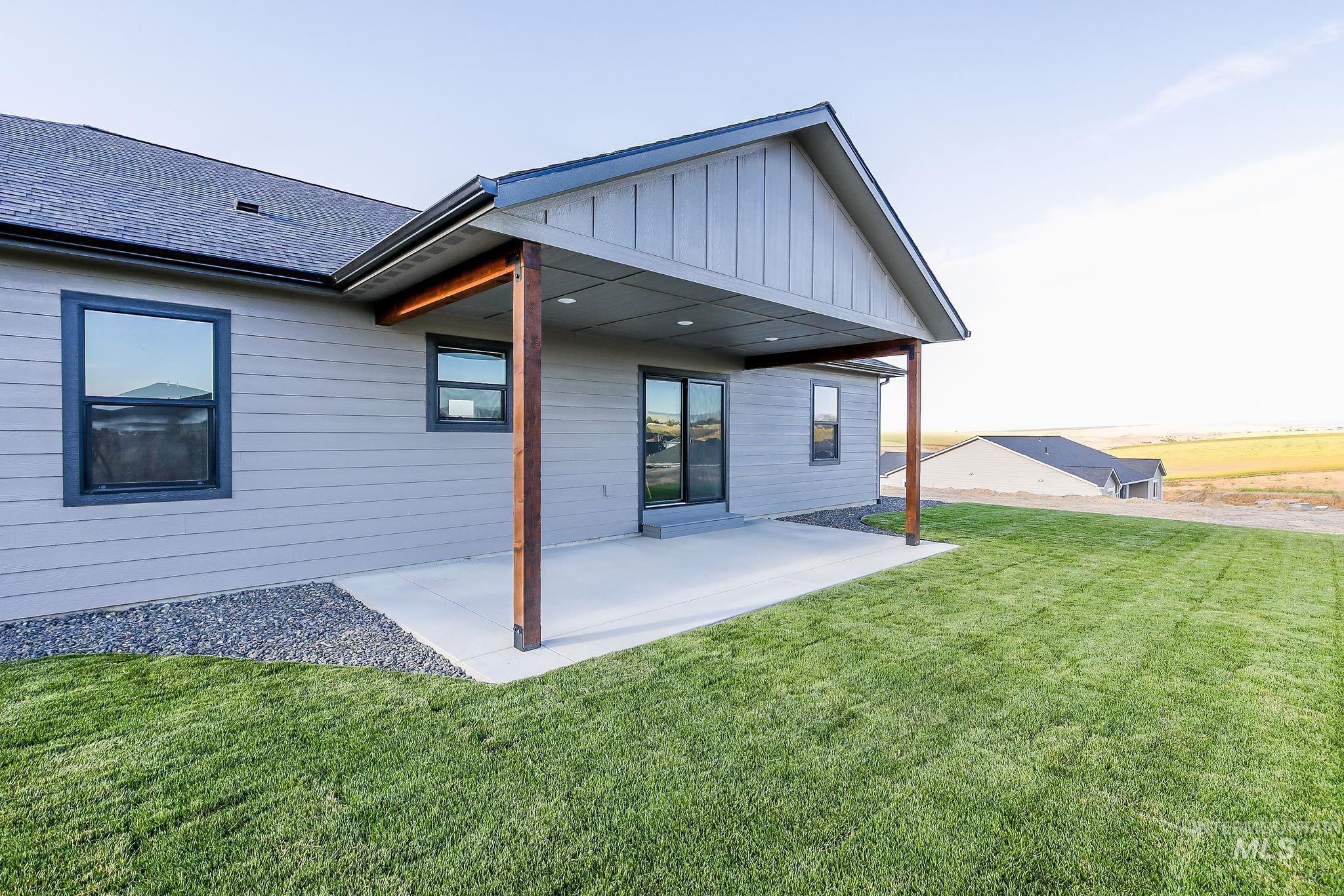 1730 Golden Hills Drive Property Photo 32