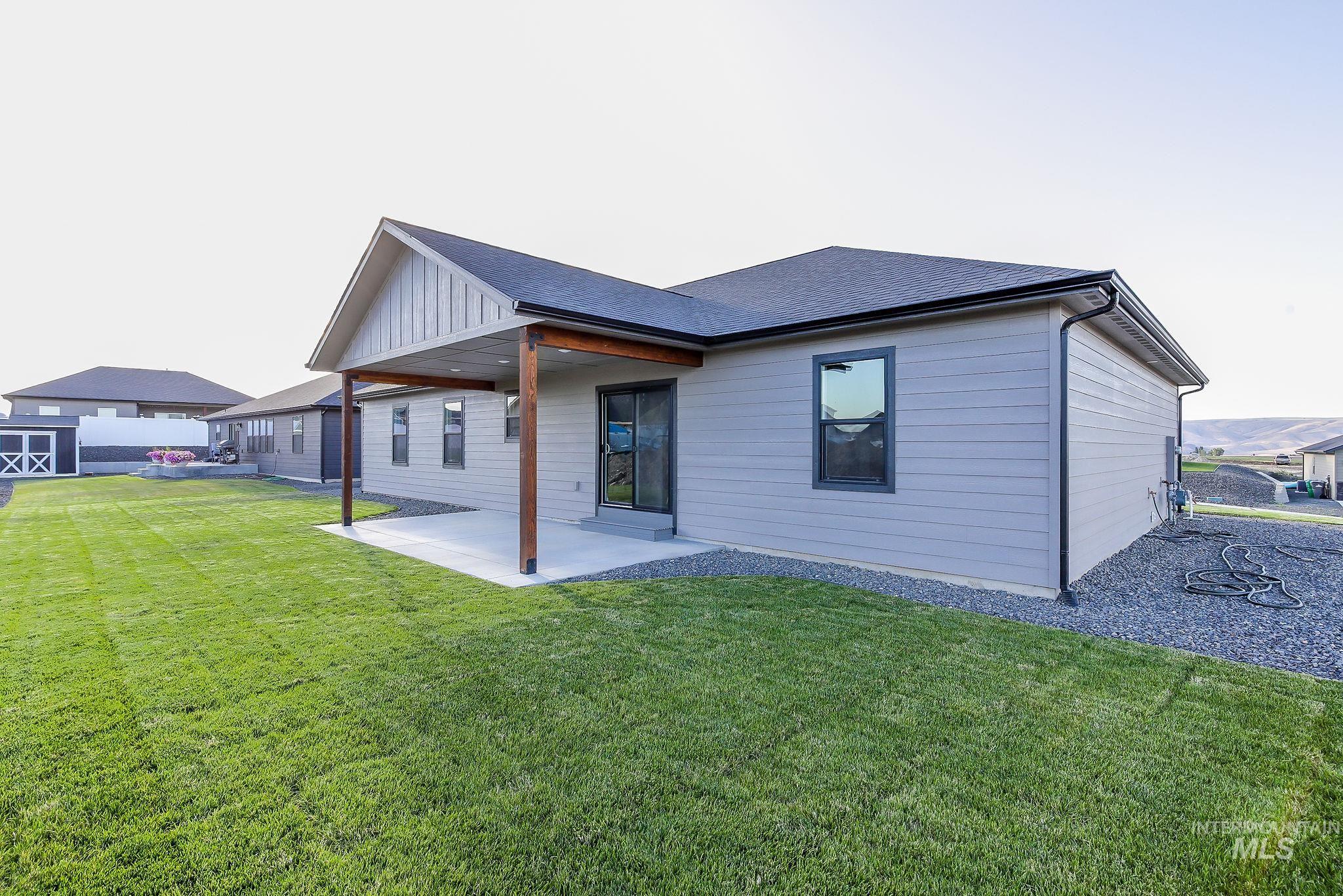 1730 Golden Hills Drive Property Photo 33