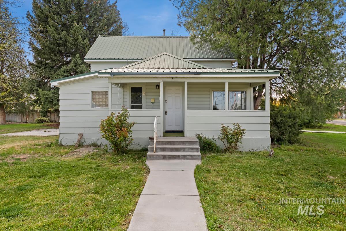 2705 Port St Property Photo