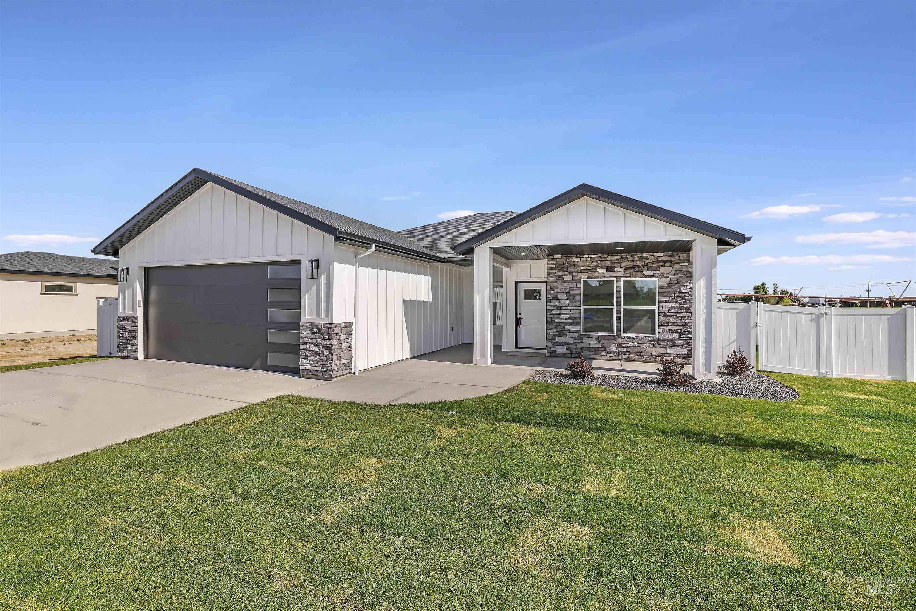 1012 23rd Ave East Property Photo 1