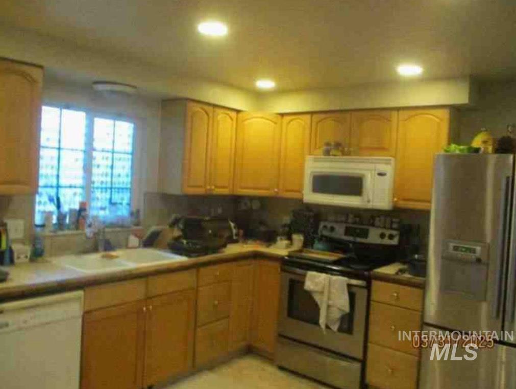 126 E King Street Property Photo 2
