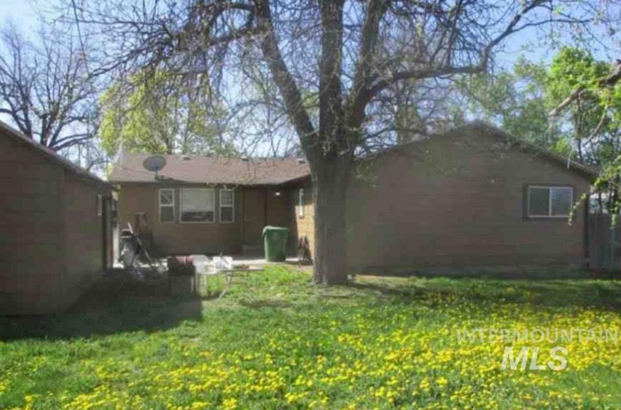 126 E King Street Property Photo 5