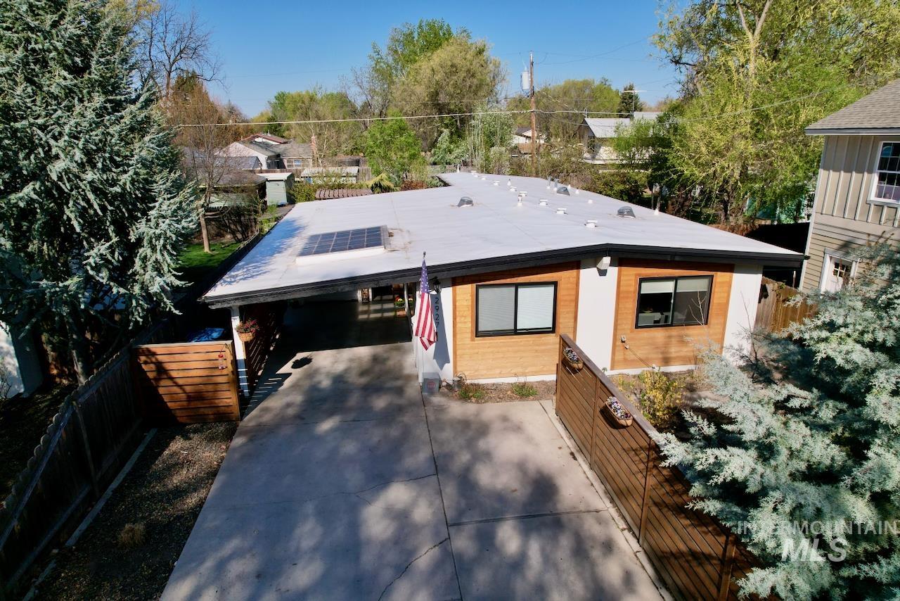 2927 N 32nd St Property Photo