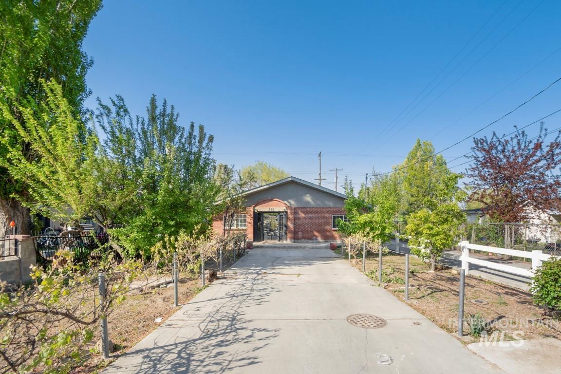 353 1st Street N Property Photo