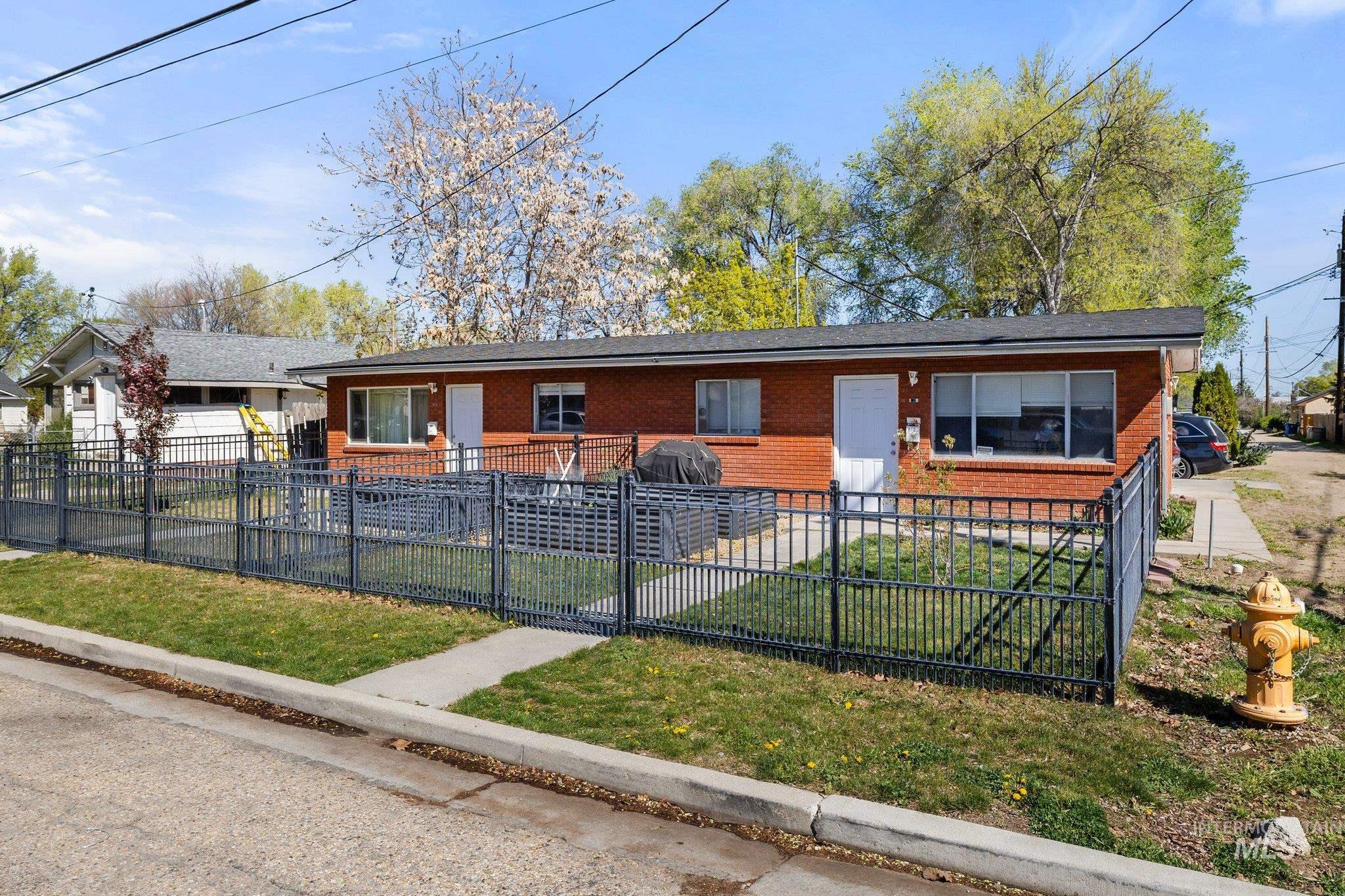 812 E Sherman Ave Property Photo 1