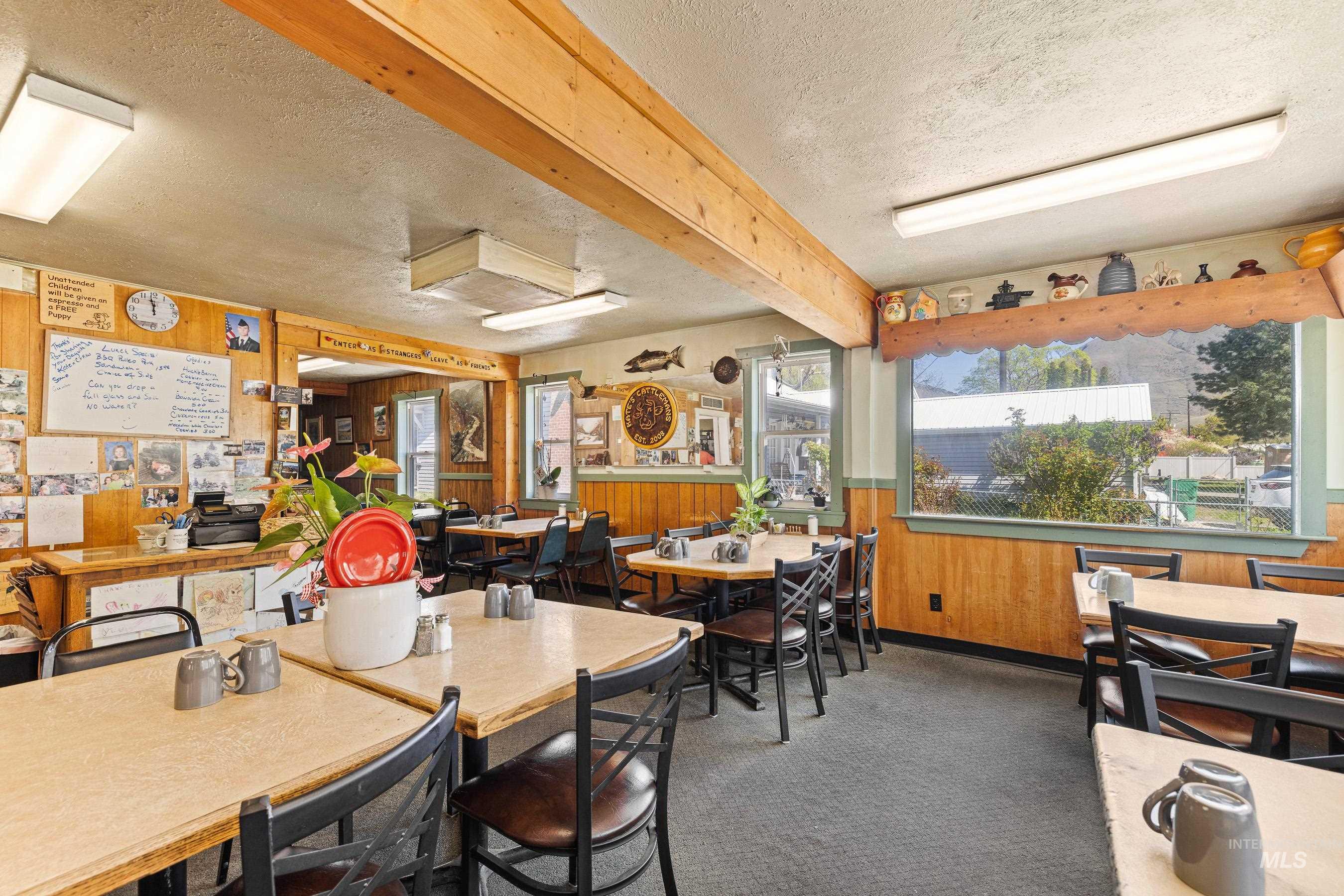 601 S Main St. Property Photo 3